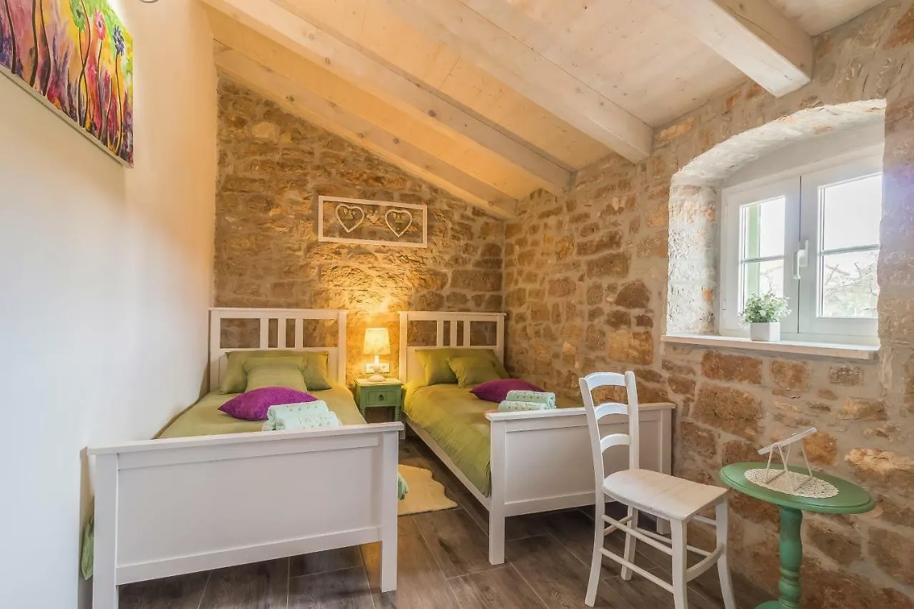 Vakantiehuis Villa Nonni-Romantic Stone House Višnjan